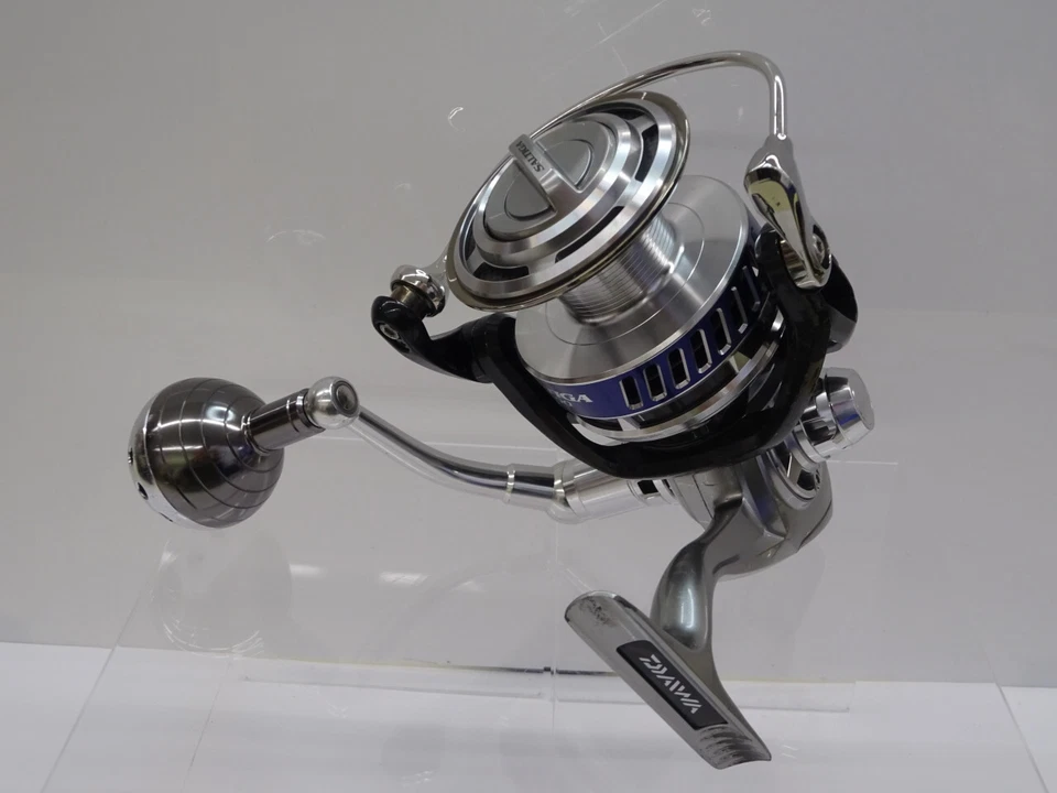 Carrete giratorio DAIWA 10 SALTIGA 5000 para gran juego de Japón Excelente+ Foto 1 de 4