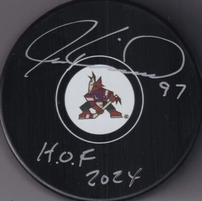 BECKETT JEREMY ROENICK "HOF 2024" SIGNED ARIZONA COYOTES HOCKEY PUCK 1W805440 - Image 1 of 3