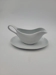 IDG (International Design Group) barco con salsa de porcelana blanca y placa base - Imagen 1 de 9