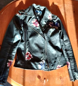 Embroidered Black Vegan Faux Leather Moto Jacket Woman's Size MED Nice! - Picture 1 of 8