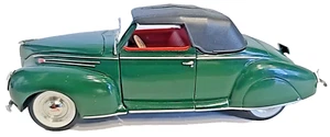 1939 Lincoln Zephyr Convertible 1:32 scale Diecast by Signature Models - Picture 1 of 17