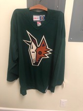 coyotes green jersey