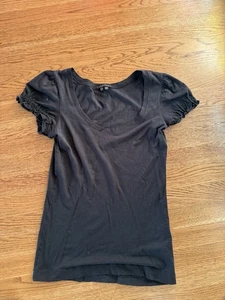 Camiseta Theory negra manga volantes - Imagen 1 de 4