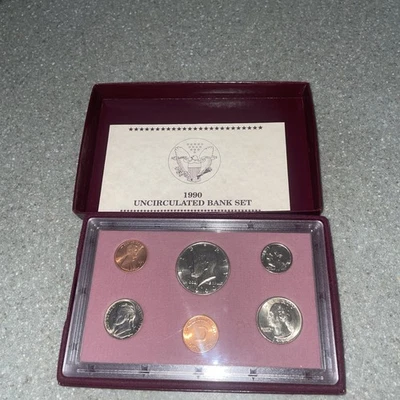 1990-D UNCIRCULATED BANK SET with Box - Image 1 of 4