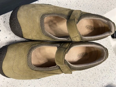 Green Keen Mary Janes 9,5 Foto 1 de 3