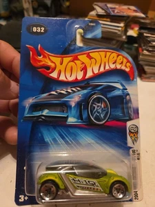 2004 HOT WHEELS First Editions HI I.Q. #032 Die Cast - Picture 1 of 9