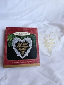 Hallmark Keepsake Ornament~Nuestra Primera Navidad~Fechado 1997 - Imagen 1 de 4