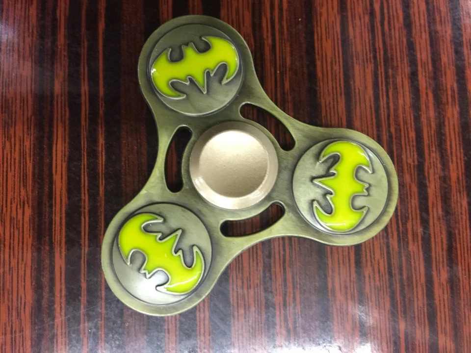 Avengers Superhéroe Metal Mano Fidget Spinner Batman! Vendedor de Estados Unidos Foto 1 de 1