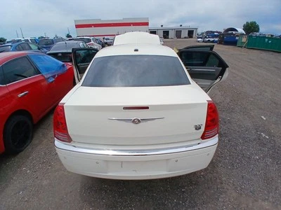 Used Deck Lid fits: 2010 Chrysler 300 w/o spoiler Grade A - Image 1 of 4