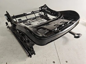 Sitzgestell vorn rechts Beifahrersitz Original Opel Astra K ST 13522617 - Bild 1 von 24