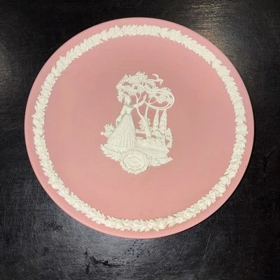 Plato de Cosméticos Mary Kay Vintage 6-1/2" Wedgwood Jasperware 1983 Rosa Inglaterra Foto 1 de 4