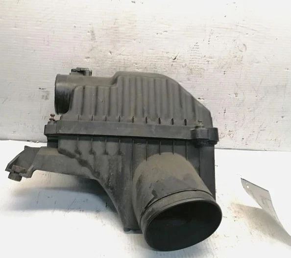 2009-2015 Honda Pilot  Air Cleaner/Intake Filter Box Assembly OEM - Image 1 of 3