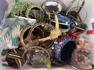 Mystery Schmuck Tasche Vintage bis Neu Gemischt Tragbar Konvolut 7 Pfund - Bild 1 von 3