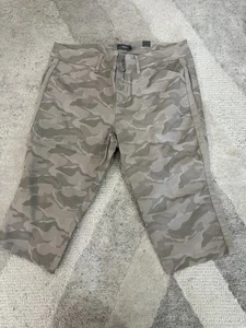 Torrid Camo Print Capris Size 22 Aviator Crop Twill Stretch Pants NWT - Picture 1 of 6