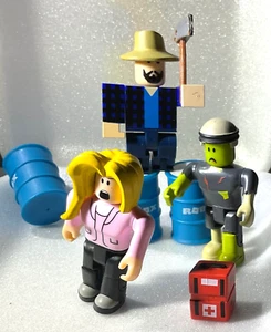 Roblox Zombie Attack With 5 Action Figures Toy Lot - Picture 1 of 10