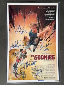 THE GOONIES CAST SIGNED 11x17 PHOTO JOSH BROLIN SEAN ASTIN DC/COA COMPLETE RARE - Picture 1 of 1