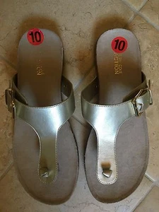 Women's Kenneth Cole Reaction Gold Sandals Size 10 retail $79 - Picture 1 of 4