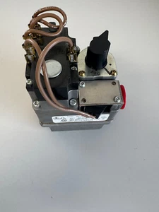 Carrier EF33CB265 Combo Gas Valve White-Rodgers 36C76-461 - New Old Stock - Picture 1 of 5