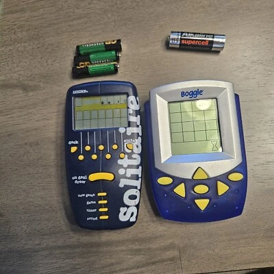 2 juegos electrónicos de mano vintage solitario y pandillas de viaje de bolsillo  Foto 1 de 3