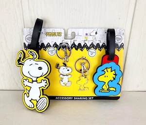 Juego de 4 etiquetas y llaveros para compartir Peanuts Snoopy Woodstock nuevo - Imagen 1 de 11