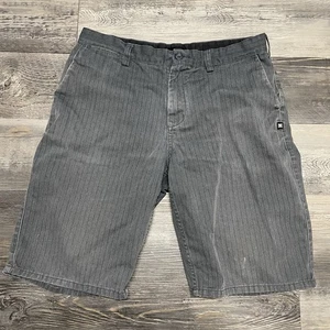 Vintage Y2K DC Shorts Men's Size 32 x 11" Inseam Gray Skater Grunge 2000s - Picture 1 of 9