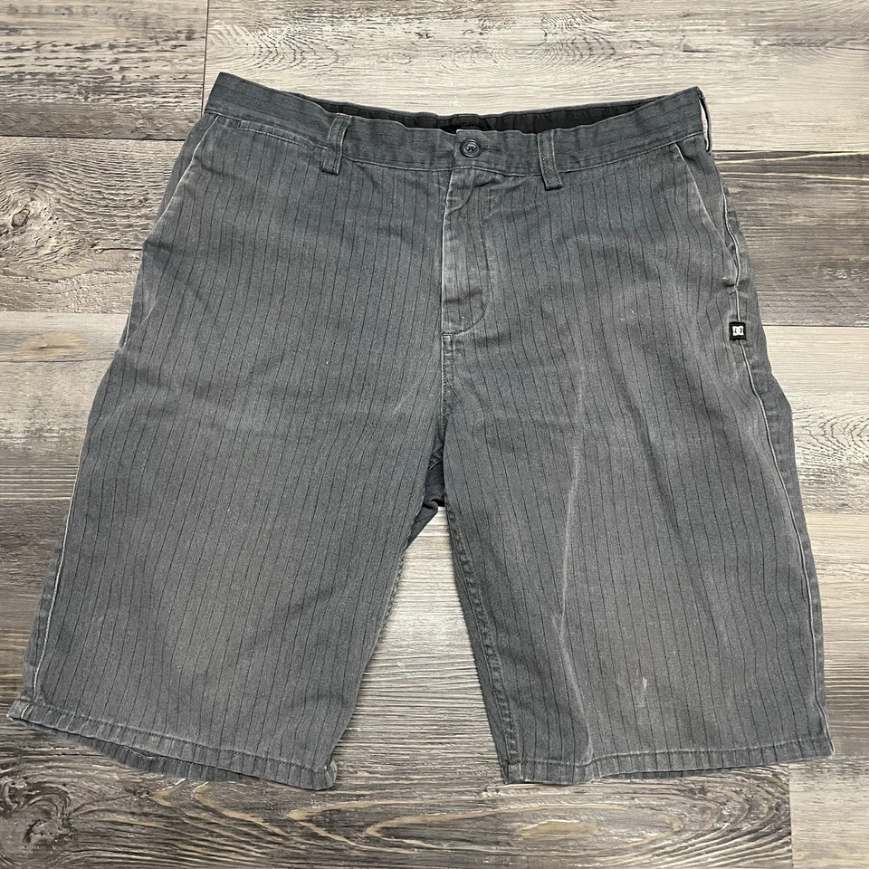 Pantalones Cortos De Colección Y2K DC Para Hombre Talla 32 x 11" Gris Entrepierna Patinador Grunge Años 2000 Foto 1 de 4