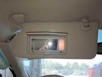 Used Left Sun Visor fits: 2017 Nissan Murano illuminated Left Grade A - Image 1 of 4