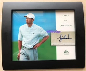 2004 SP SIGNATURE SIGNS OF A CHAMPION AUTO: TIGER WOODS #TW3 AUTOGRAPH "FRAMED" - Bild 1 von 2