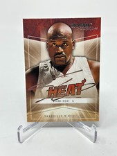 2004-05 Skybox Autographs Basketball Shaquille ONeal Silver Signature Card #10