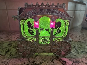 Candelabro de 3 mechas Bath and Body Works CARRIAGE WATERGLOBE ILUMINAR Halloween - Imagen 1 de 11