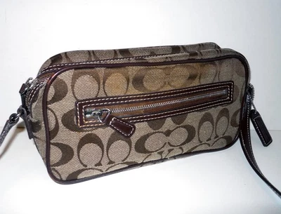 AUTH COACH BROWN SIGNATURE FABRIC/LEATHER SMALL CROSSBODY BAG # 6616- EXCELLENT! - Image 1 of 4