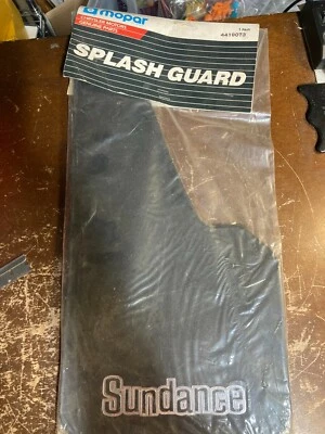 Aletas de barro Mopar Plymouth Sundance de colección nuevas en paquete 1987 Chrysler Corp Foto 1 de 3