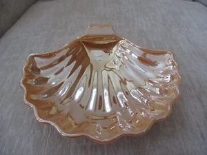 Vintage Art Deco Iridescent Pink Glass Bowl Seashell Shape Fluted Scalloped 6" - Picture 1 of 10