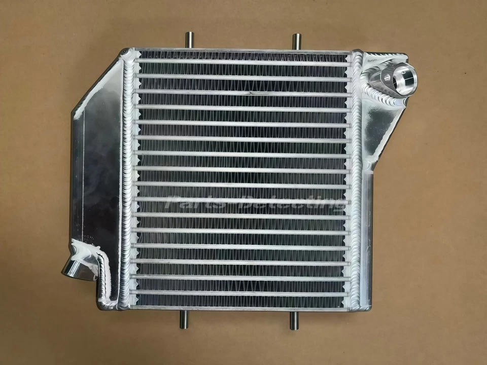 Engine Oil Cooler Radiator 2095000600 For Mercedes Benz W204 C63 E63 SL63 AMG - Image 1 of 4