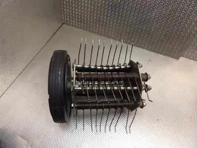 Mantis Gartenfräse  Zubehör Rasen Moosentferner Moosbürste, ein Stück - Links - Bild 1 von 4