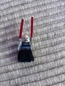 LEGO Minifigures Asajj Ventress With Skirt And Lightsabers Star Wars 7676