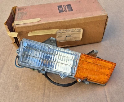 Dodge Polara Monaco 1972 1973 nuevo MoPar guardabarros derecho esquina lateral lámpara Foto 1 de 4