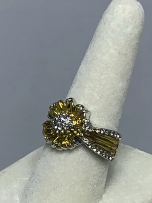🌻Silver And Gold Colored Sunflower Ring Size 7 1/2 - Image 1 of 4