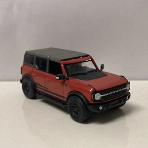 2021 21 Ford Bronco Wildtrak Collectible 1/64 Scale Diecast Diorama Model - Picture 1 of 4