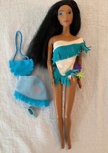 Mattel 1995 Color Splash Pocahontas Doll With Additional Skirt, Bag & 1 Moccasin