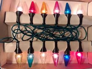 VINTAGE CHRISTMAS LIGHTS MAZDA SATIN GLOW LIGHTS. BAKELITE FITTINGS WORK & BOXED - Picture 1 of 15