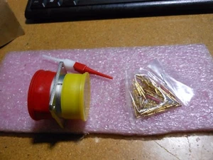 AERO CONNECTOR WITH CONTACTS PART # MS3470L24-61PY NSN: 5935-00-425-8487 - Foto 1 di 4