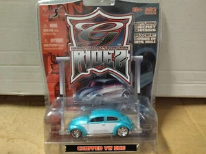 VOLKSWAGEN BEETLE CHOPPED BLUE/WHITE G-RIDEZ 1:64 MAISTO - Bild 1 von 2