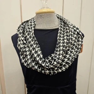 NWOT Black and White Houndstooth Infinity Scarf - Picture 1 of 2