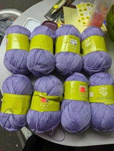 In the Loop festes Acrylgarn, LT LAVENDEL, Menge 8 (3,88 Unzen pro Stück) - Bild 1 von 1