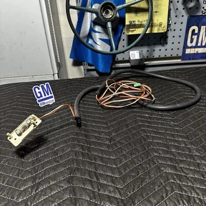 1988-1998 OBS Chevrolet (GMC) C/K 1500 dome light Assembly With Harness PLUG GM - Picture 1 of 15