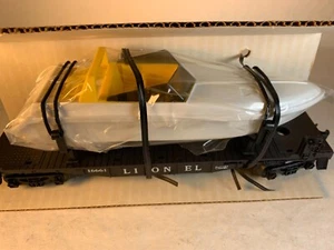 LIONEL 6-16661, LIONEL FLAT CAR with OPERATING BOAT, NIB (1993) - Picture 1 of 4