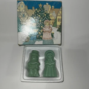 Avon Christmas Carollers Saponi profumati Vintage VTG Occasioni speciali Set di 2 - Foto 1 di 12