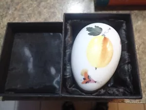 HEREND HUNGARY HAND PAINTED EGG fruit leaves design white gold trim - Picture 1 of 9
