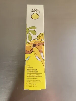 Sun Bum Daily Mineral Sunscreen Moisturizer -  SPF 30 - 1.7oz - EX: 04/25 - Image 1 of 4